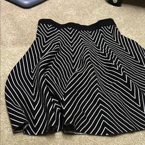 Carmen Marc Valvo Black and White Bubble Mini Skirt